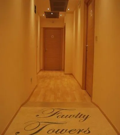Fawlty Towers Rome